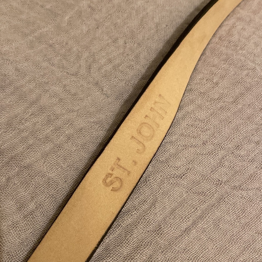 St. JOHN Elegant BROWN Leather Belt with Gold Buckle. Size M . EUC - Picture 5 of 11